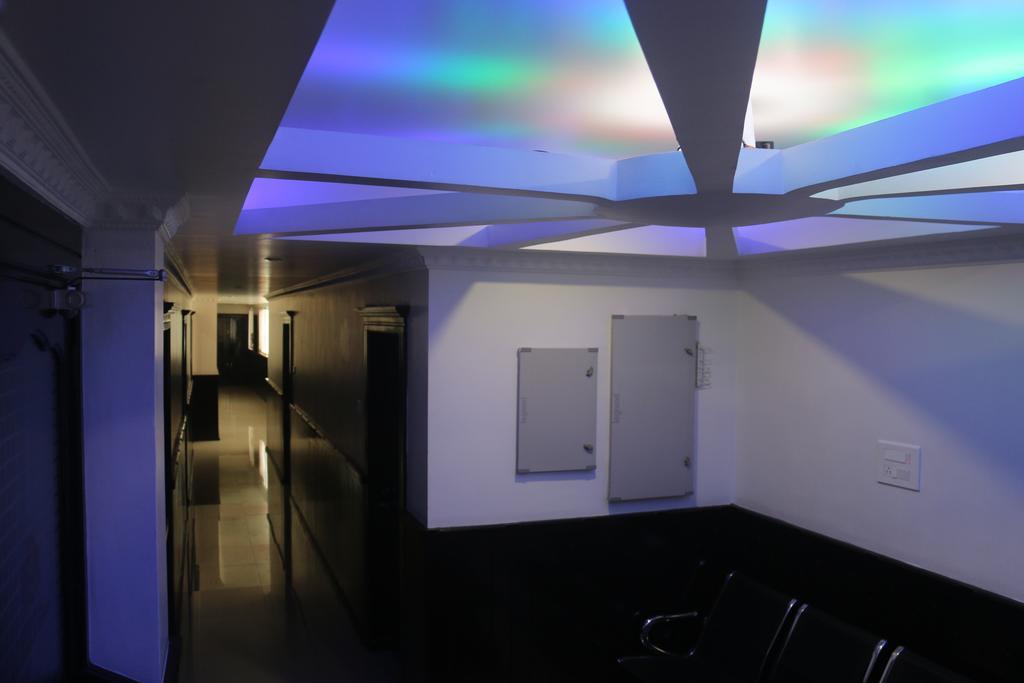Gago Inn Thiruvananthapuram Buitenkant foto